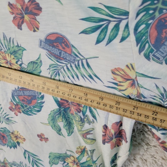 Jurassic World Shirt Men's 2XL‎ Hawaiian Floral Jurassic Park Universal Official - Picture 6 of 7